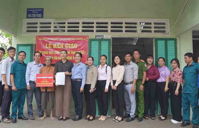 Thành phố Sóc Trăng tập trung đẩy nhanh tiến độ xóa nhà tạm, nhà dột nát  (13-03-2025)